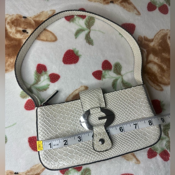 GUESS Shoulder Bag - Picture 3 of 7
